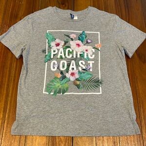 Divided by H&M Graphic Tee Pacific Coast Mens Medium